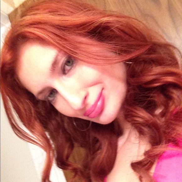 Meet your Posher, Lisa! 🥰❤️💕 - Picture 11 of 15